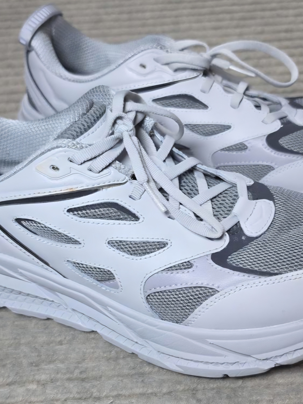 Hoka U Clifton L Athletics 1160050 WWH Unisex 10 Men’s 11 Women’s White Shoes EC